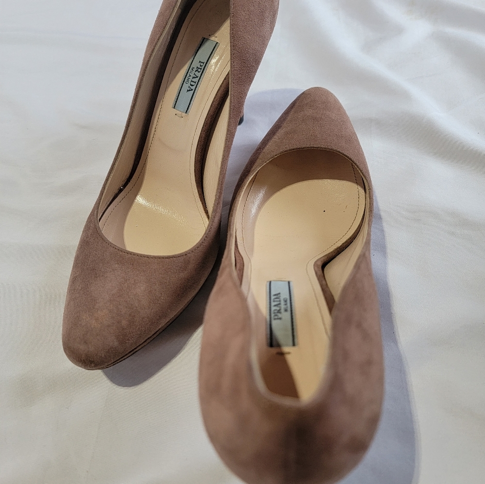 Authentic Prada Suede Pump